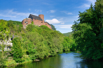 Fototapeta na wymiar Hengebach Burg in Heimbach