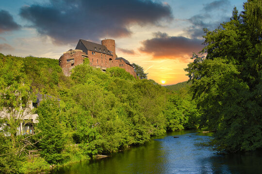 Hengebach Burg in Heimbach