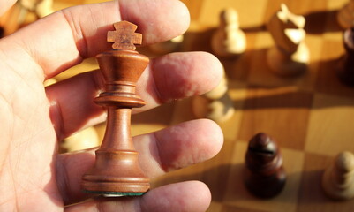 Fare una partita a scacchi - gioco di società