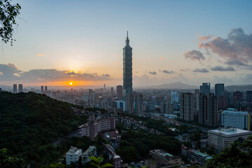 Obraz premium Sunset high angle view of the cityscape of Xinyi District