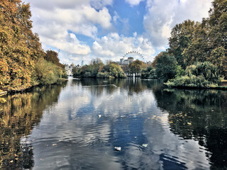 Fototapeta na wymiar A view of St James Park in London