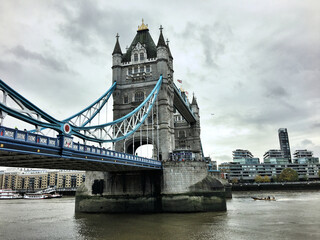 Fototapeta na wymiar tower bridge in london
