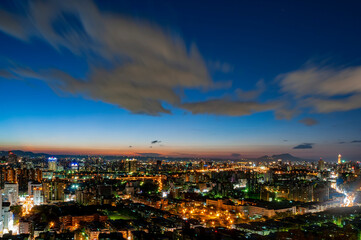 Fototapeta na wymiar High angle view of the Taipei Jingmei cityscape from Xianjiyan