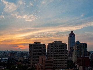 Fototapeta na wymiar Sunset high angle view of the Taipei cityscape