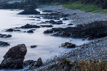 夜明けの薄明かりに映える屋久島小瀬田海岸(9月)長秒時撮影