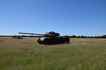 Panzer auf dem Panzerfeld in der Gemeinde Wahn