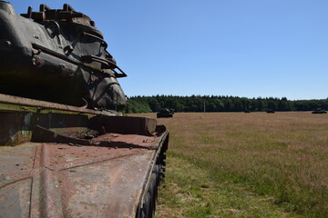 Panzer auf dem Panzerfeld in der Gemeinde Wahn