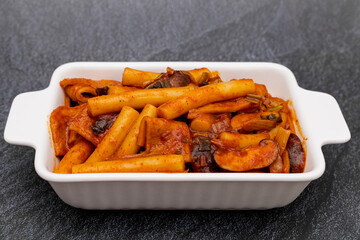 매콤하고 맛있는 떡볶이 - 한국의 국민 간식