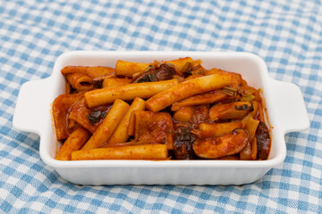 매콤하고 맛있는 떡볶이 - 한국의 국민 간식