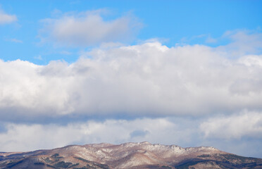 冬　空　雲　山　素材