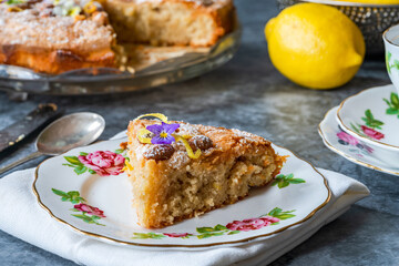 Almond and lemon cake