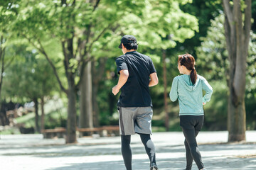 ランニング・ジョギング・ウォーキングする男女（アジア人・中国人・日本人・韓国人）