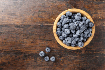 blueberries in a plate on the table