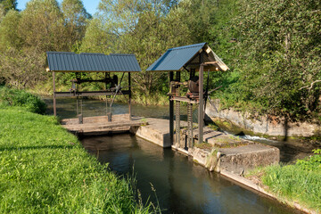 WASSERWEWHR . WEIR SYSTEM