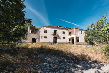 Fototapeta na wymiar abandoned farmhouse in southern Spain