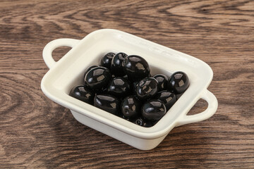 Black olives in the bowl