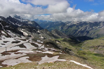 Fototapeta na wymiar Views of the mountains straddling between Piedmont and Aosta Valley. 
