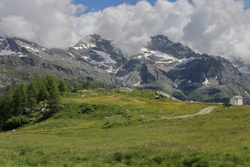 Fototapeta na wymiar Views of the Monte Rosa massif from Colle di Bettaforca. 
