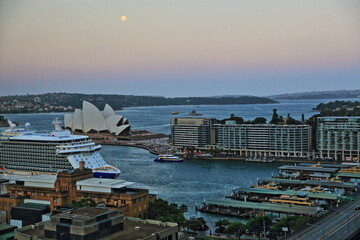 夕方のシドニー港の景色