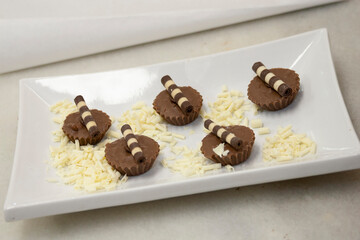 food, dessert, sweet, white, cake, chocolate, pastry, cookies, isolated, snack, baked, cookie, candy, baking, biscuits, sweets, sugar, cupcake, shell, meringue, biscuit, brown, cakes, sea, treat