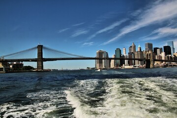 brooklyn bridge and manhattan skyline