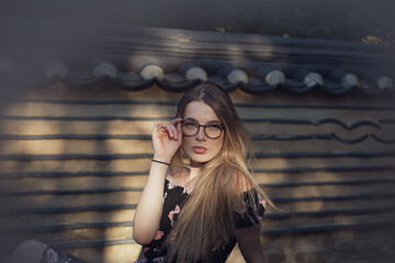 Frau in anderen Dimensionen