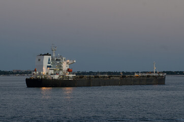 Obraz premium Ship in the harbour of Taranto, Italy