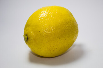 Limão do Brasil com fundo branco