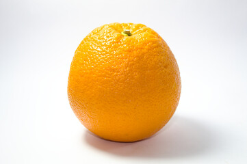 Laranja do Brasil com fundo branco