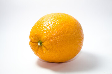 Laranja do Brasil com fundo branco