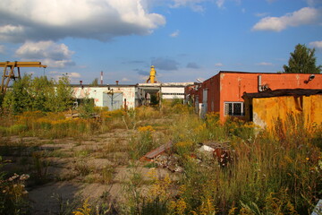 Fototapeta na wymiar unfinished abandoned buildings in Russia