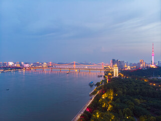 Obraz premium Wuhan city sunset and night aerial photography scenery in summer
