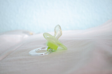 gr&uuml;ner schnuller