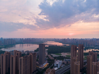 Obraz premium Summer city skyline scenery of Wuhan, Hubei, China