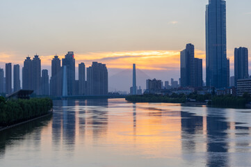 Obraz premium Summer city skyline scenery of Wuhan, Hubei, China