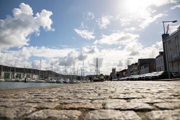 Obraz premium Pavés des quais du port de Fécamp, Normandie