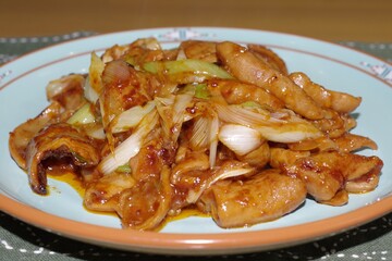 牛内臓肉と長ネギの辛みそ炒め