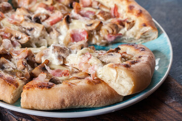 Pizza Bianca with bacon and mushrooms