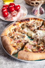 Pizza Bianca with bacon and mushrooms
