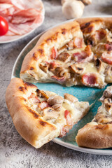 Pizza Bianca with bacon and mushrooms
