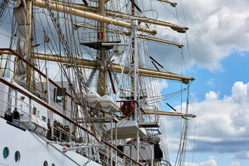 Windjammer im Haffen - großes Segelschiff