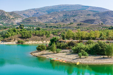 Fototapeta premium Beznar reservoir with views of the Lecrin valley.