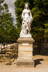 Fototapeta premium statue in the park