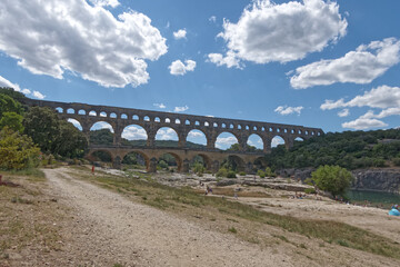Naklejka premium Le pont du Gard rive droite - France