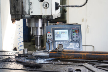 Automated factory for processing and milling metal parts