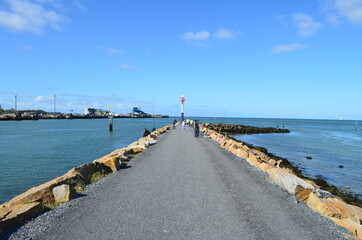 La jetée du Port de Ouistreham ( Calvados - Normandie - France)