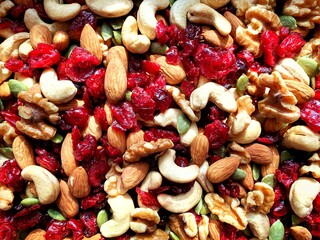 mixed nuts and dried fruits