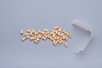 Push pins ging to be eaten by box