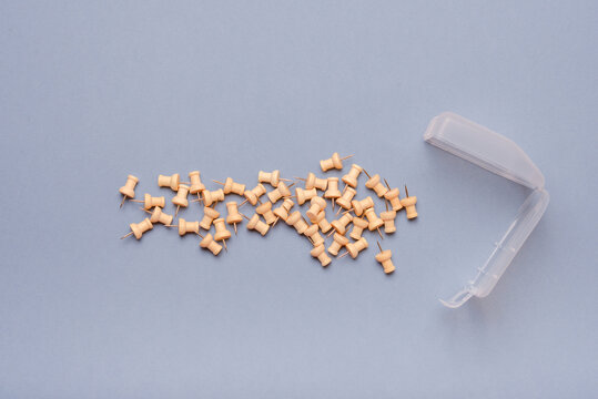 Push pins ging to be eaten by box