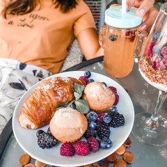 croissant and coffee